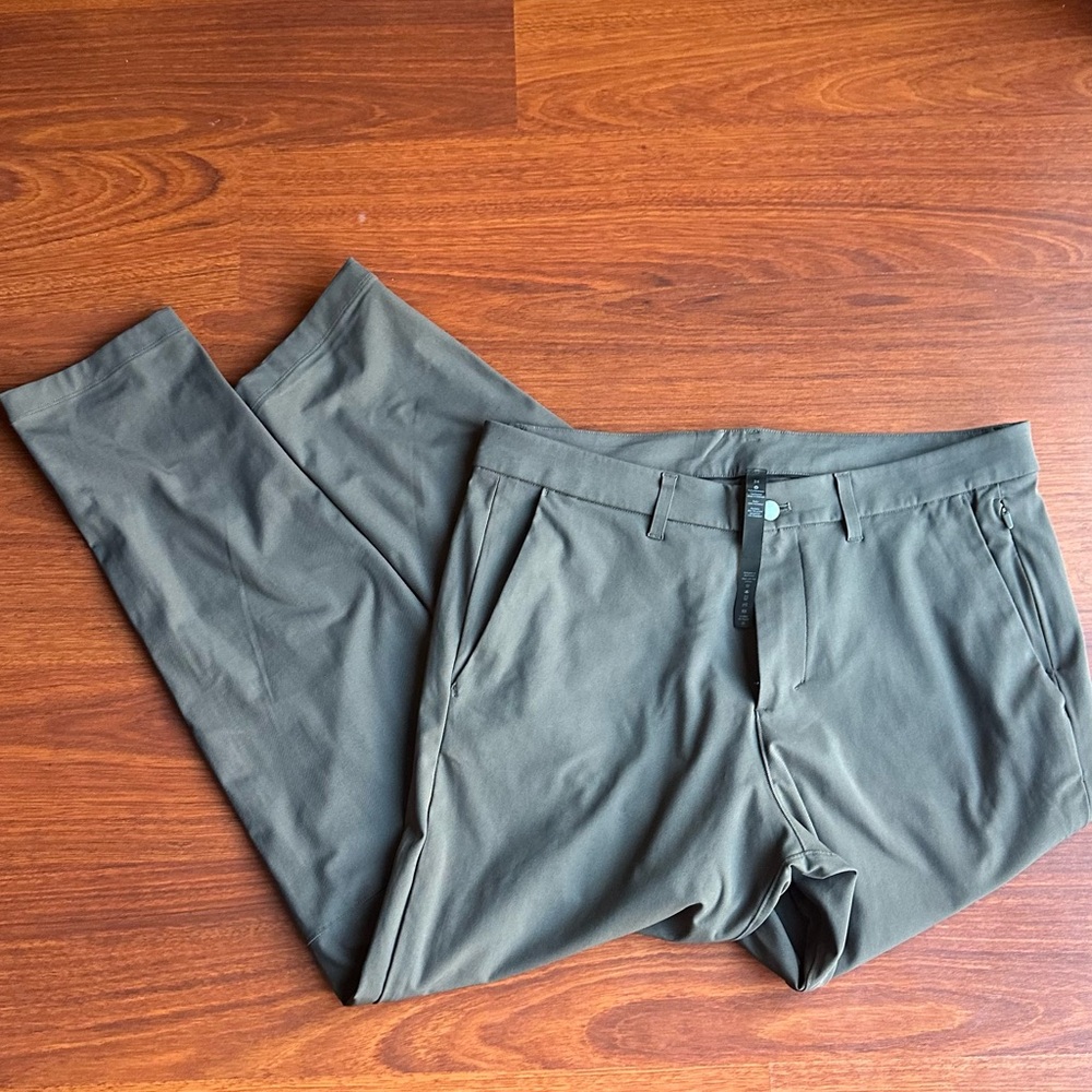 Lululemon Men’s 34 Pants